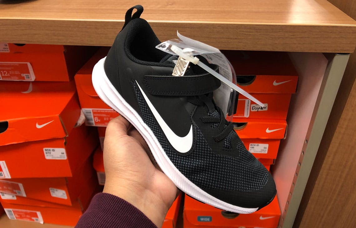 cheap nike athletic shoes
