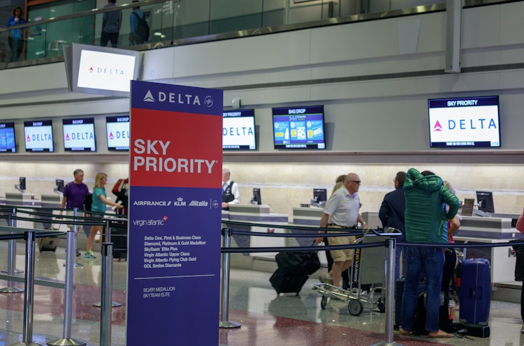 Delta check in desk