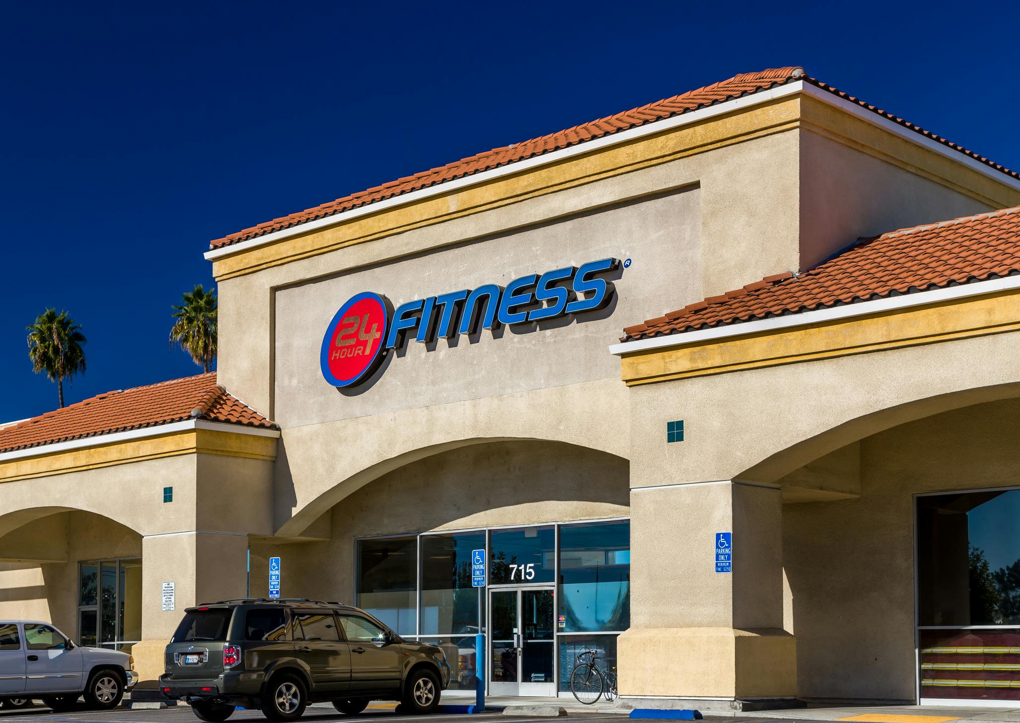24 Hour Fitness Giving Out Perks During Bankruptcy