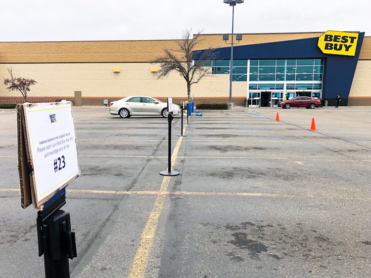 The pickup area in the parking lot at Best Buy.