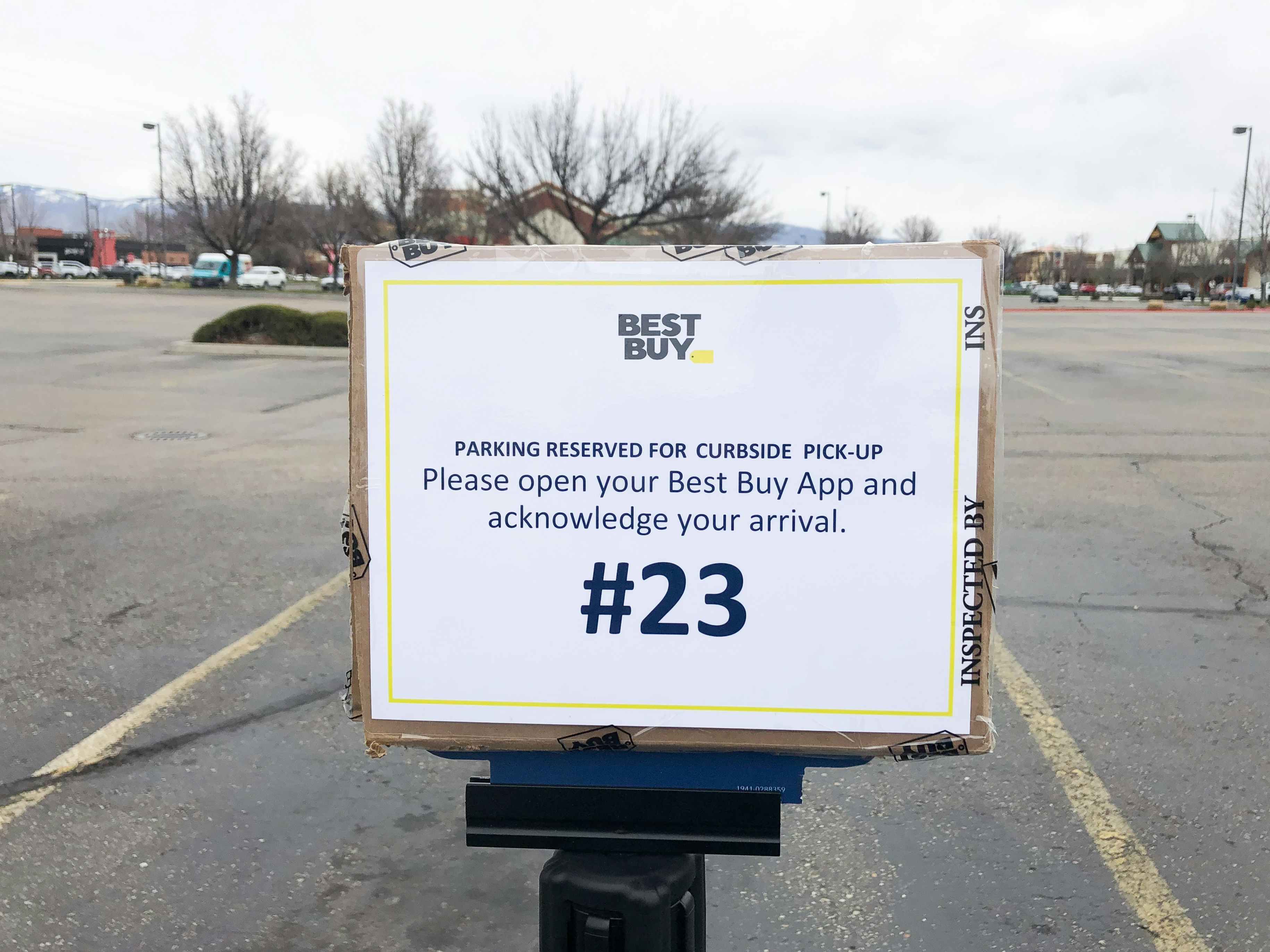 The pickup area in the parking lot at Best Buy.