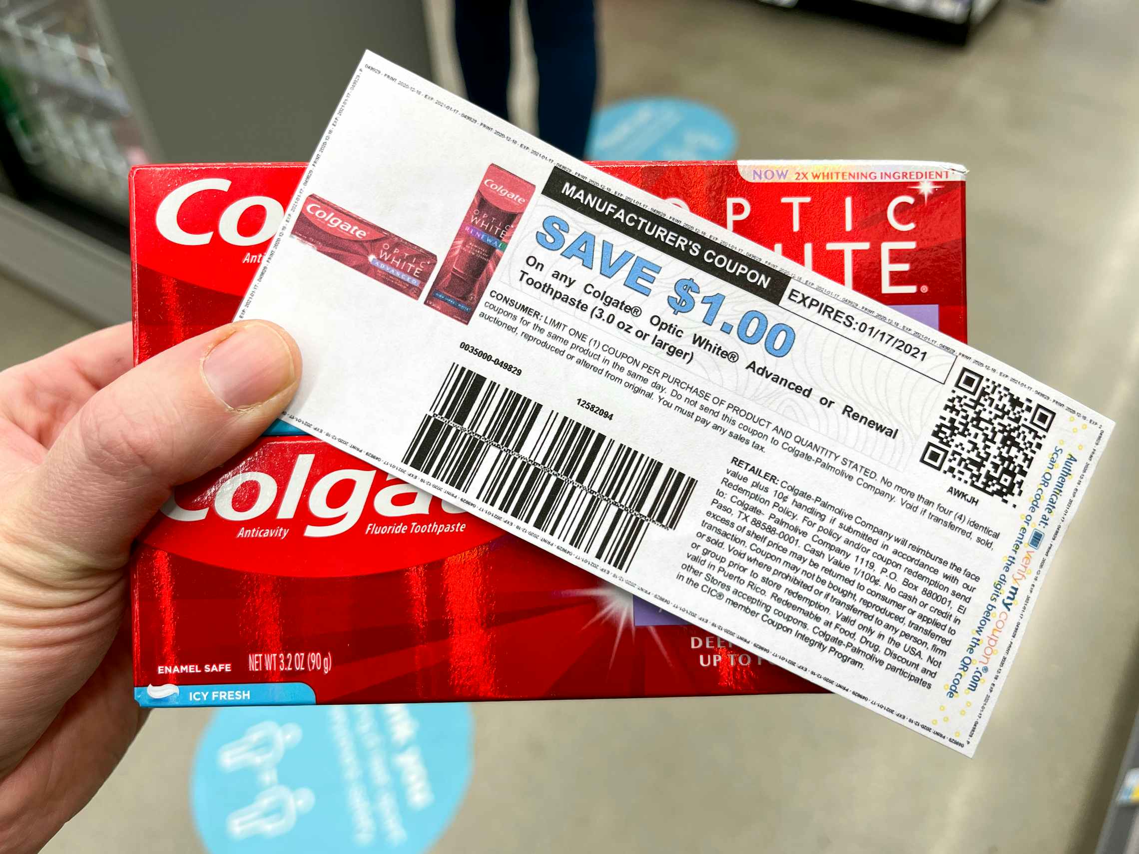 Colgate coupon with two tubes of toothpaste.