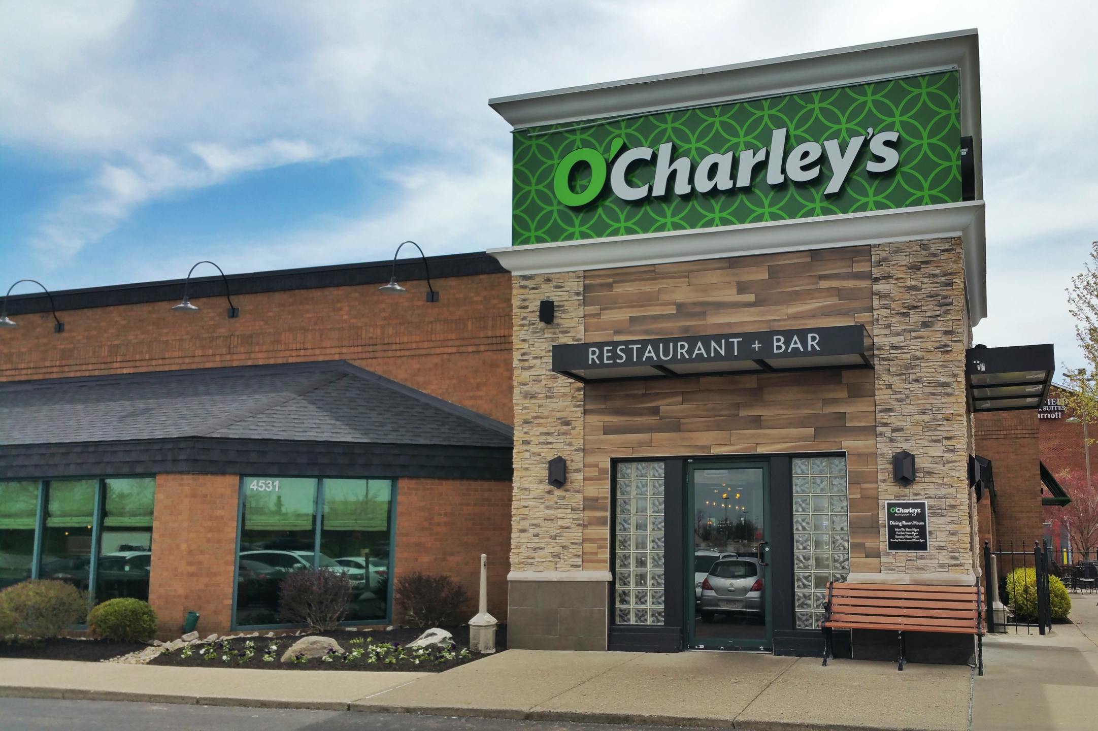 O'Charley's restaurant store front.