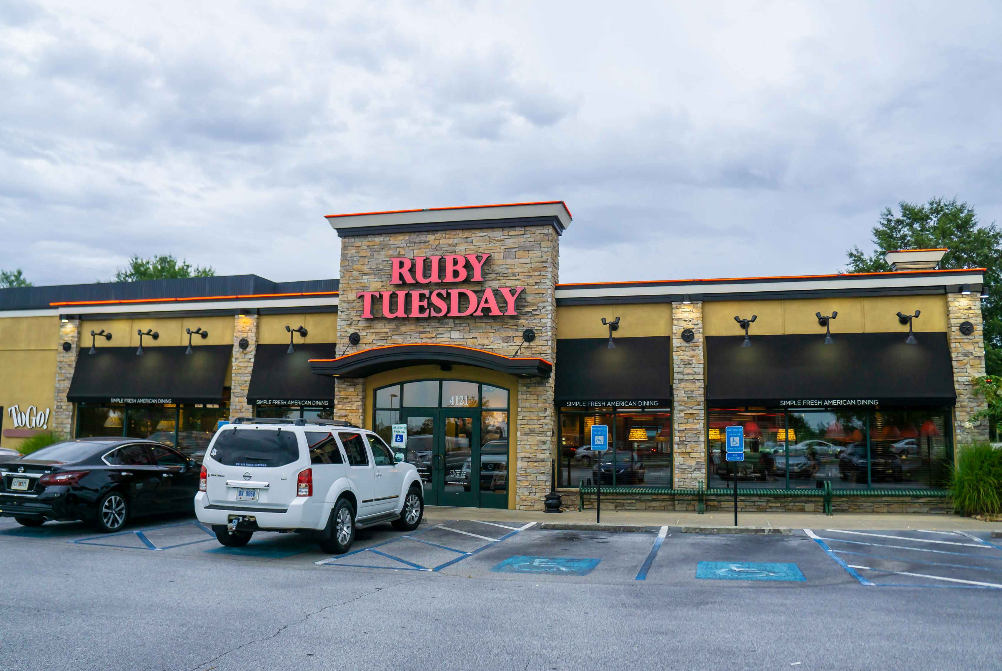Ruby Tuesday's restaurant store front.