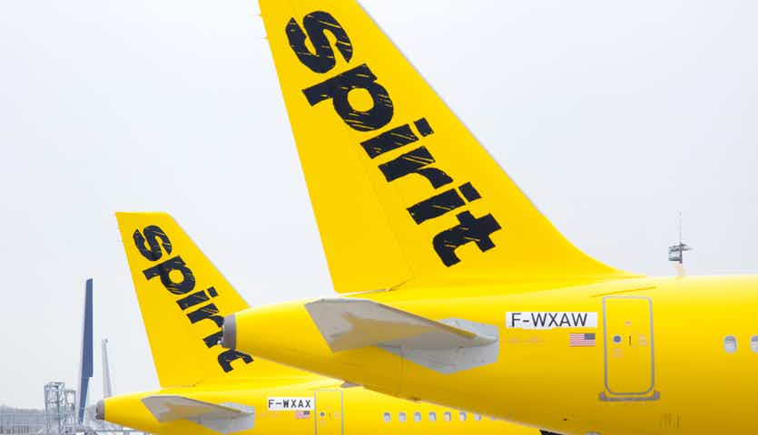 spirit airlines planes at airport