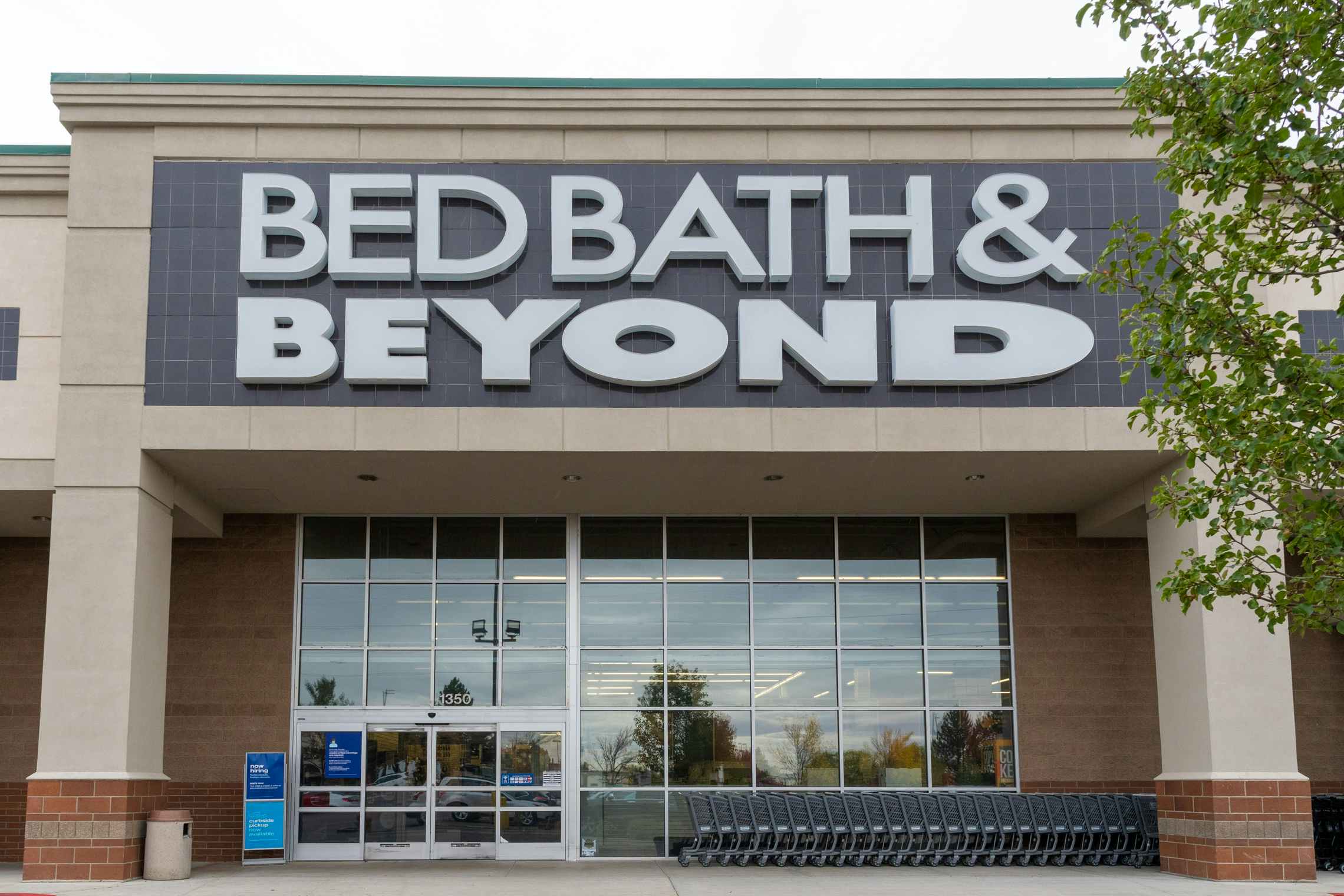 Bed Bath & Beyond store front