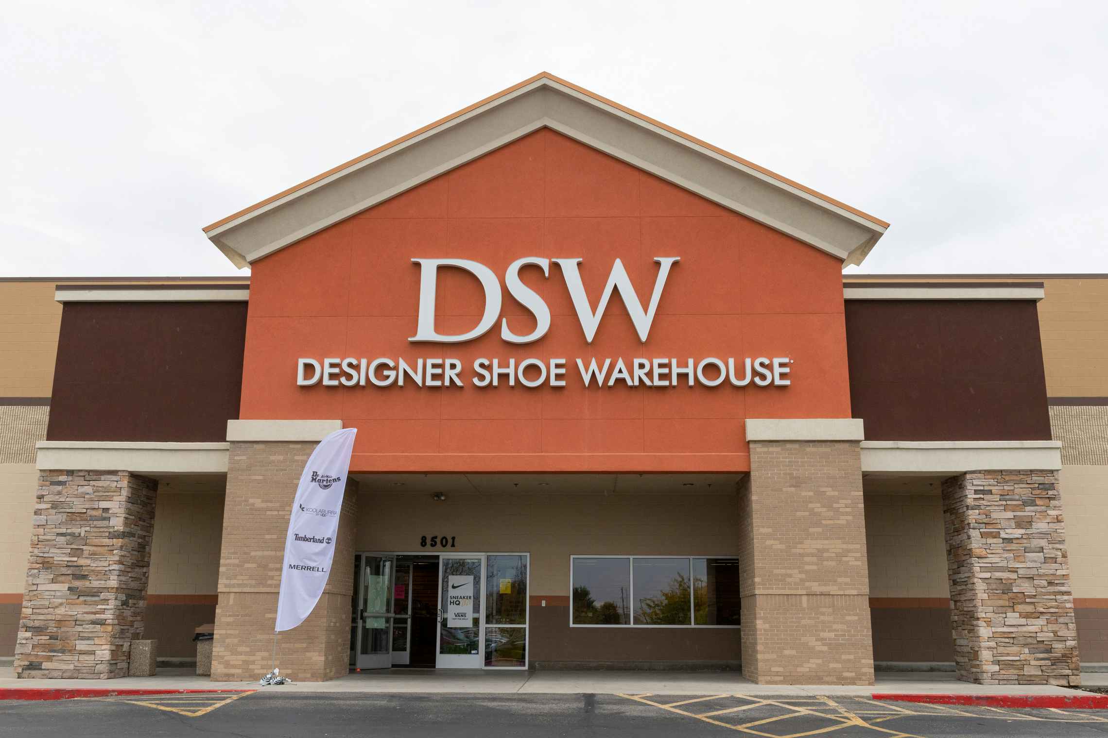 DSW store front