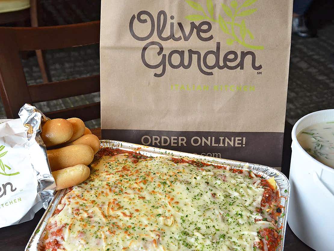 olive garden family-style lasagna family bundle on table