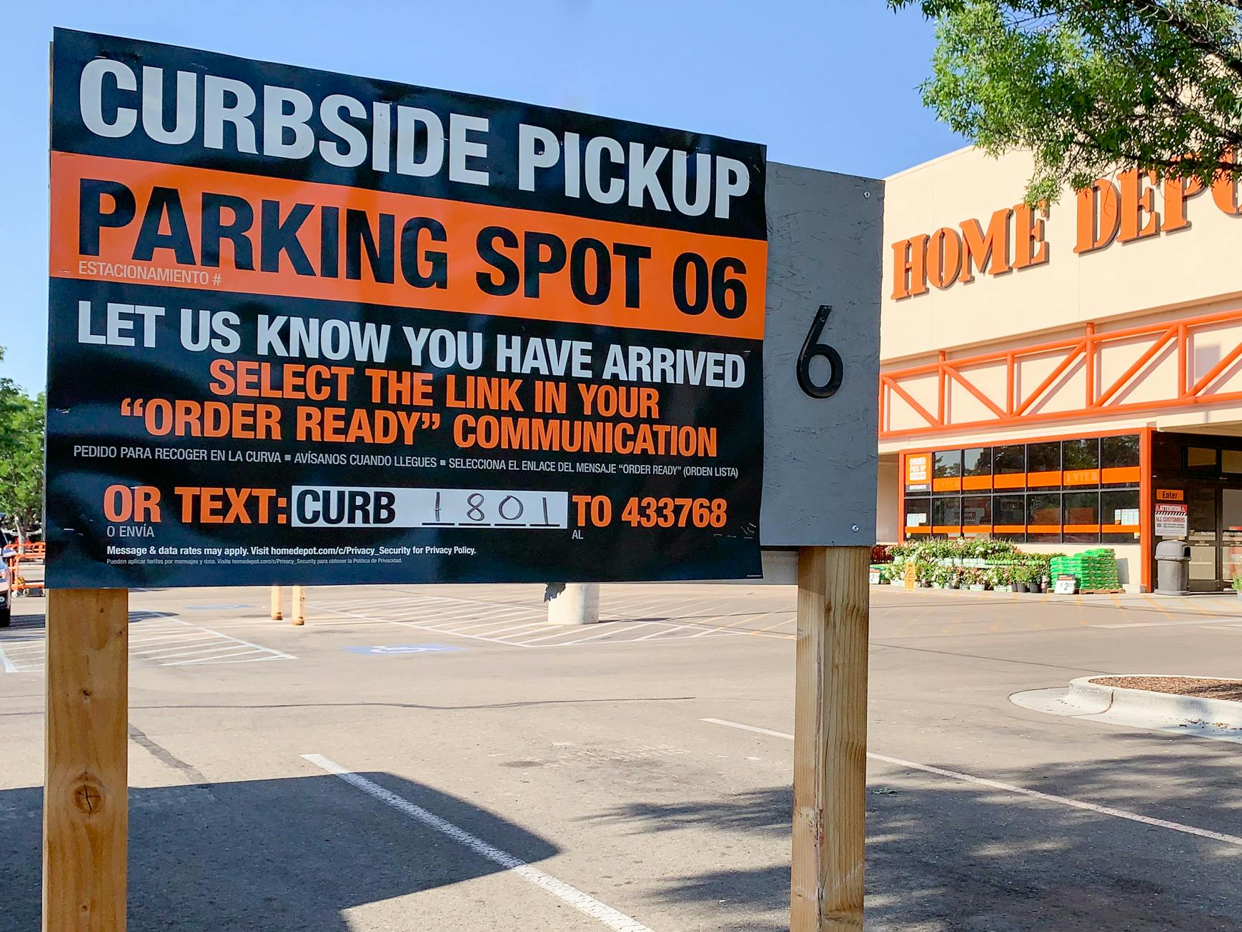 Home Depot Curbside pickup sign 