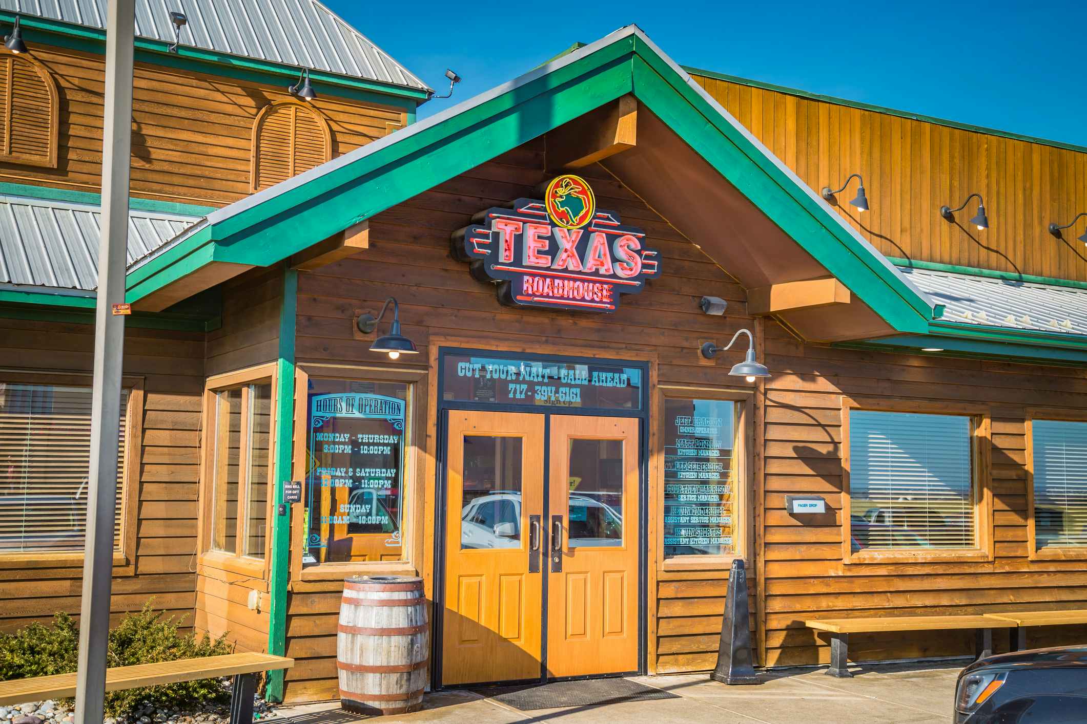 A Texas Roadhouse storefront.