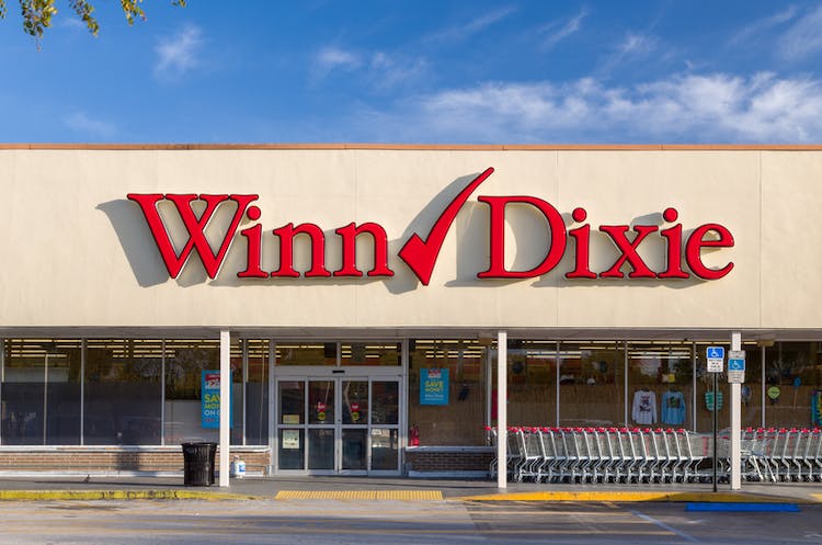 The exterior of a Winn Dixie grocery store
