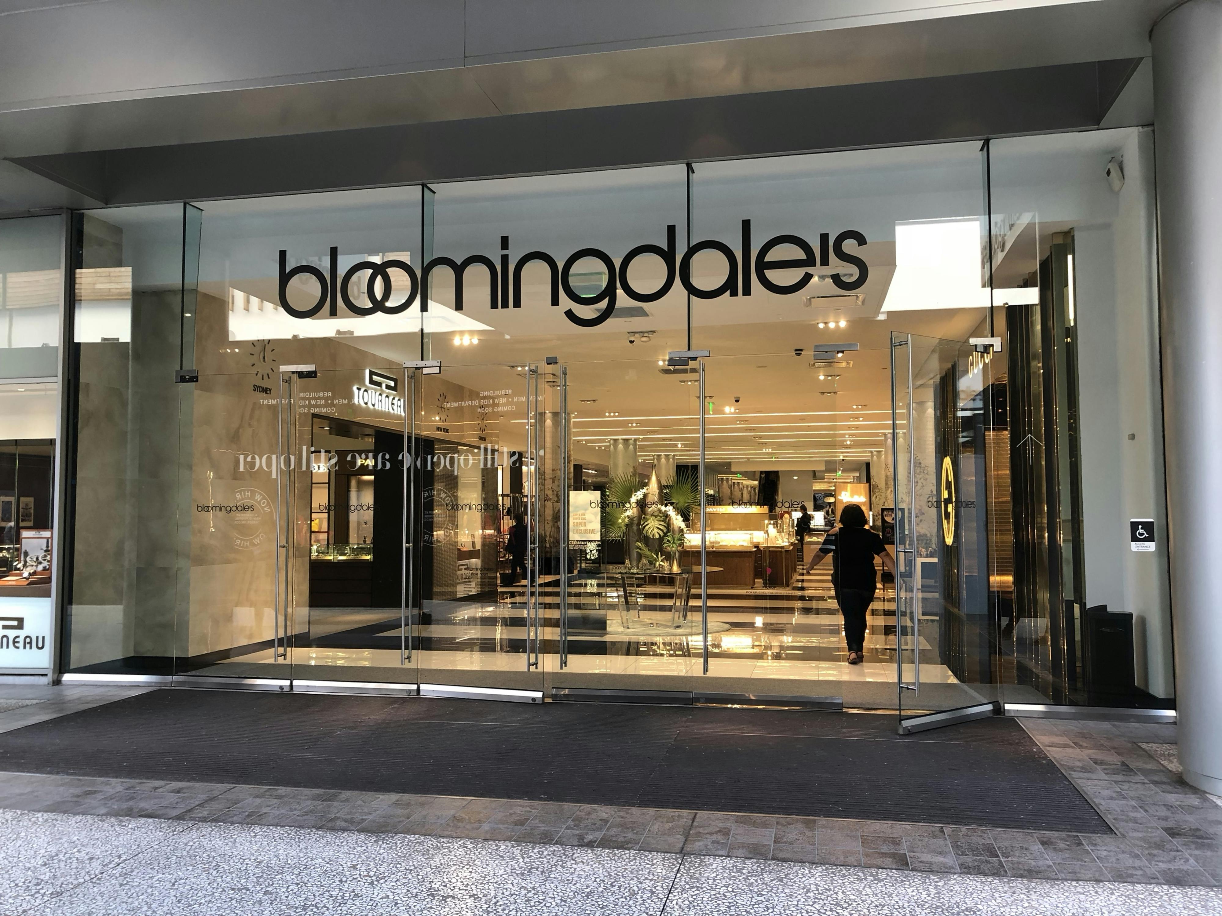 Bloomingdale's retail store location, store front.