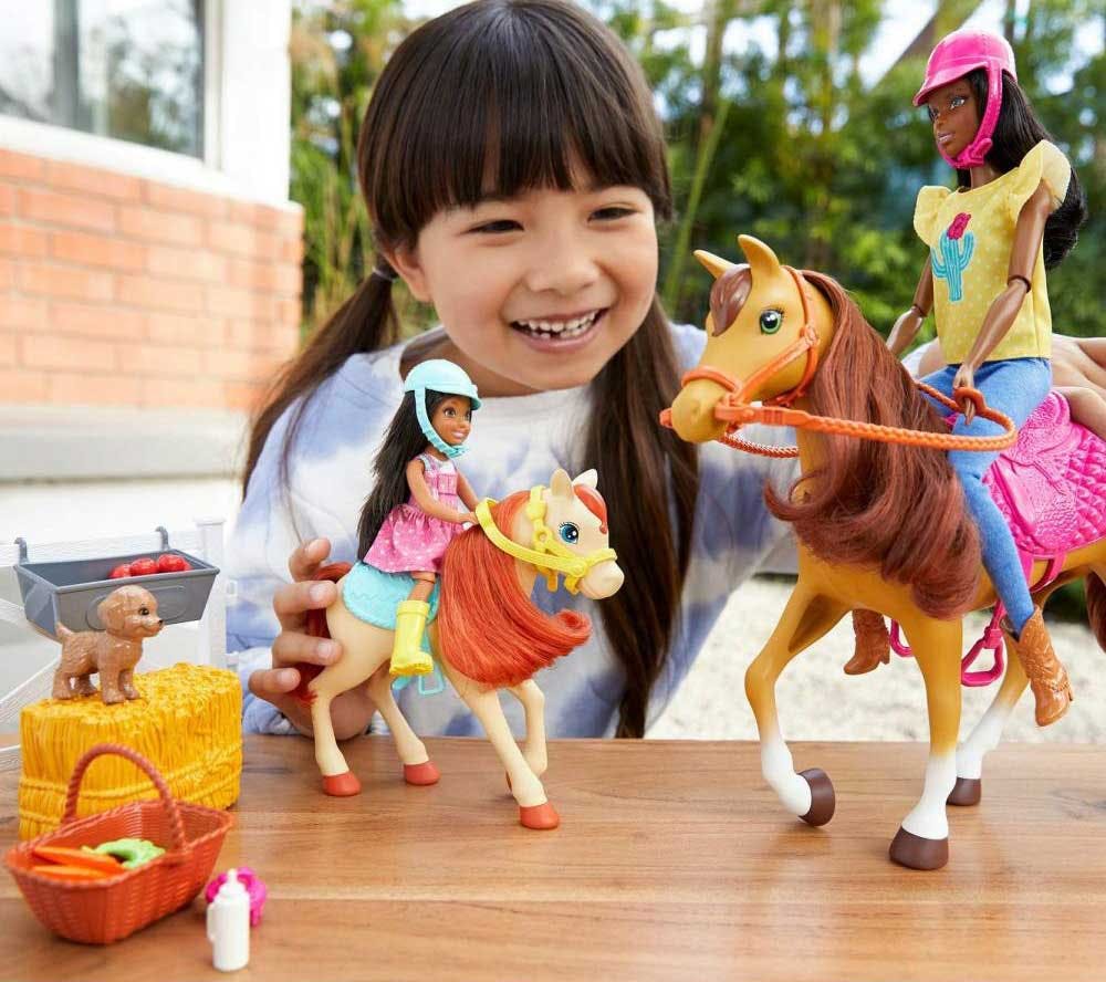 hugs n horses playset