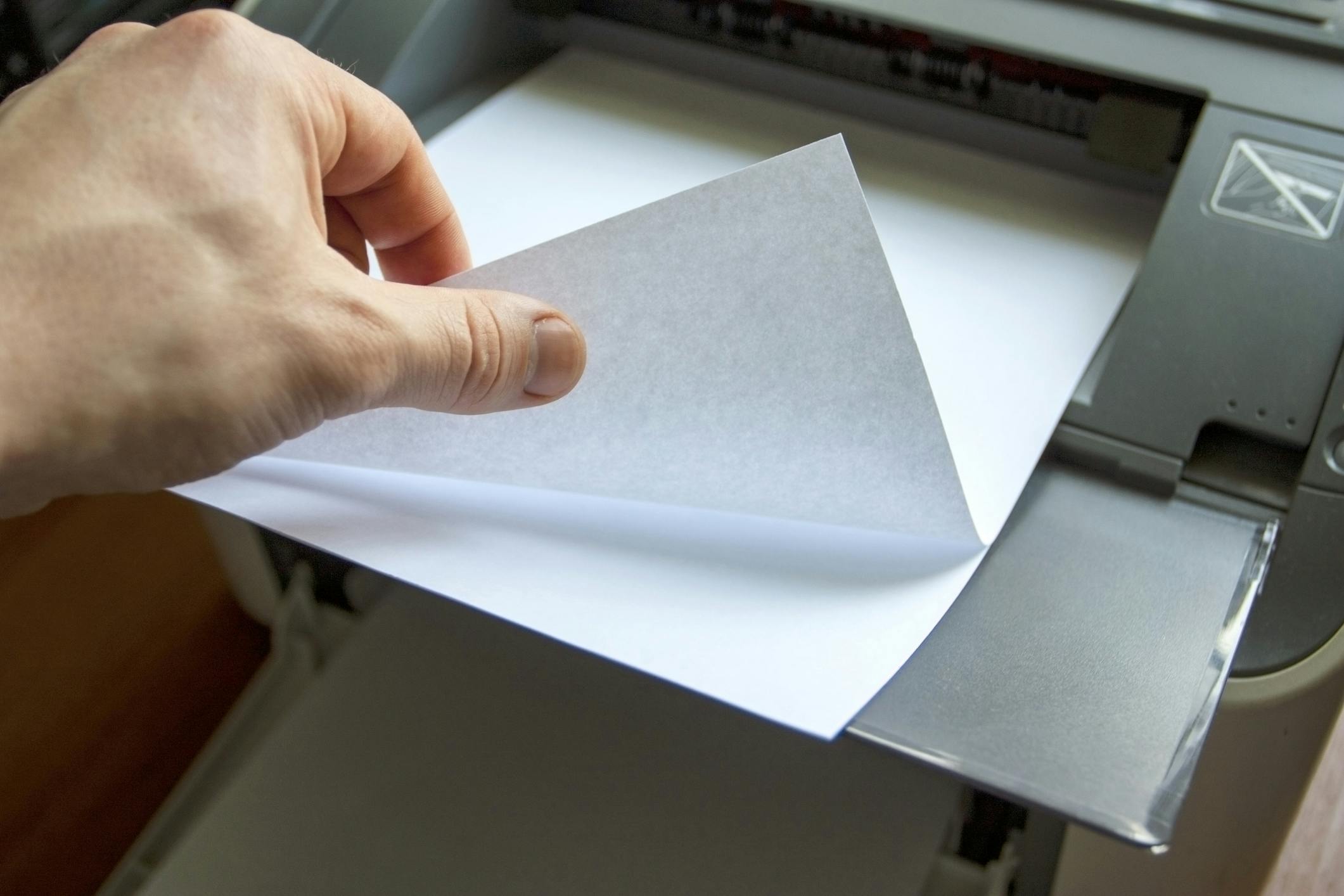 Бумага для принтера. Специальная бумага для принтера. Бумага для печати на принтере. Тонкая бумага для принтера. Канал 4 бумага
