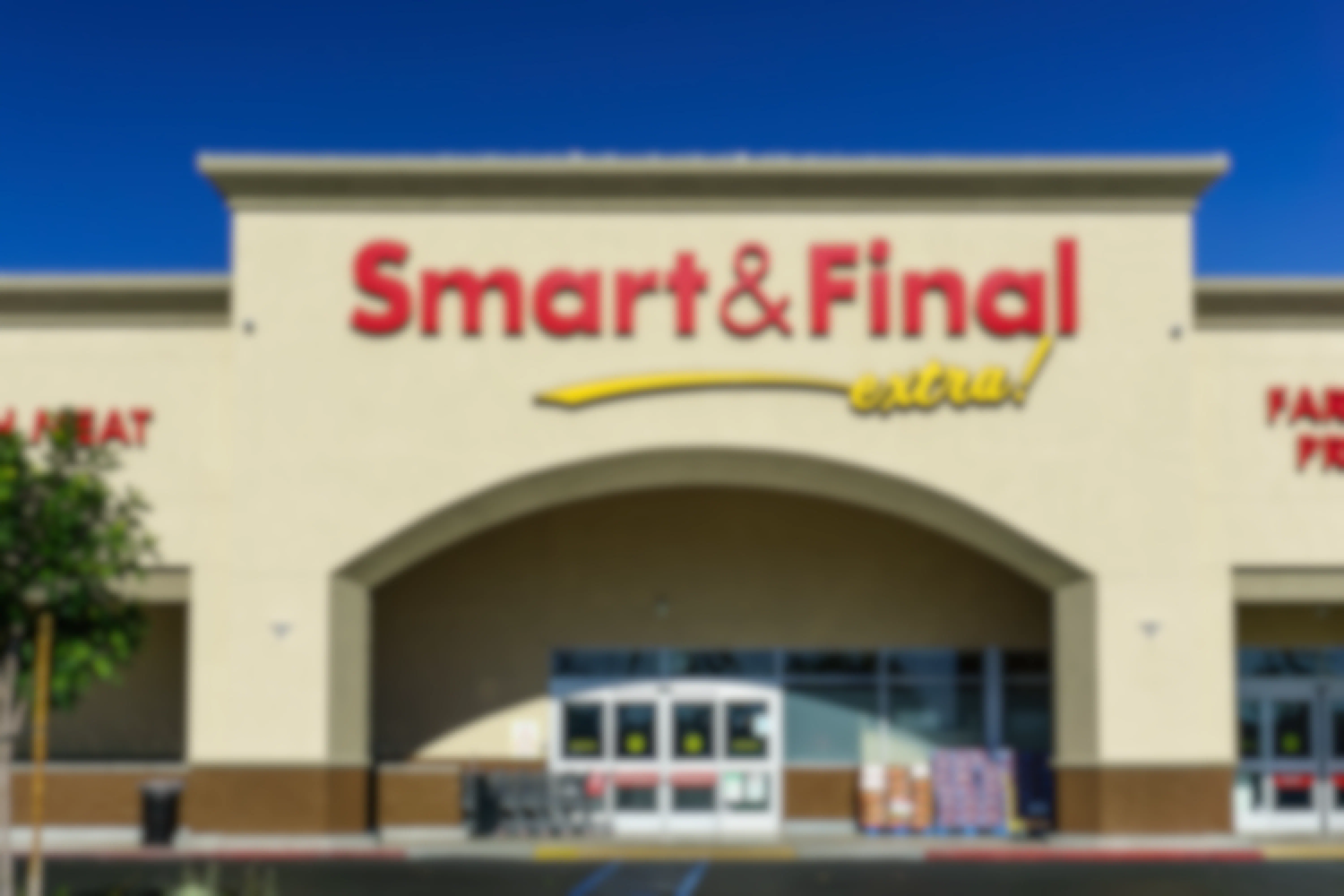 Smart & Final extra store front.