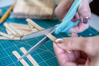 halloween witchs fairy garden diy picket fence 03 1599666202 1599666202