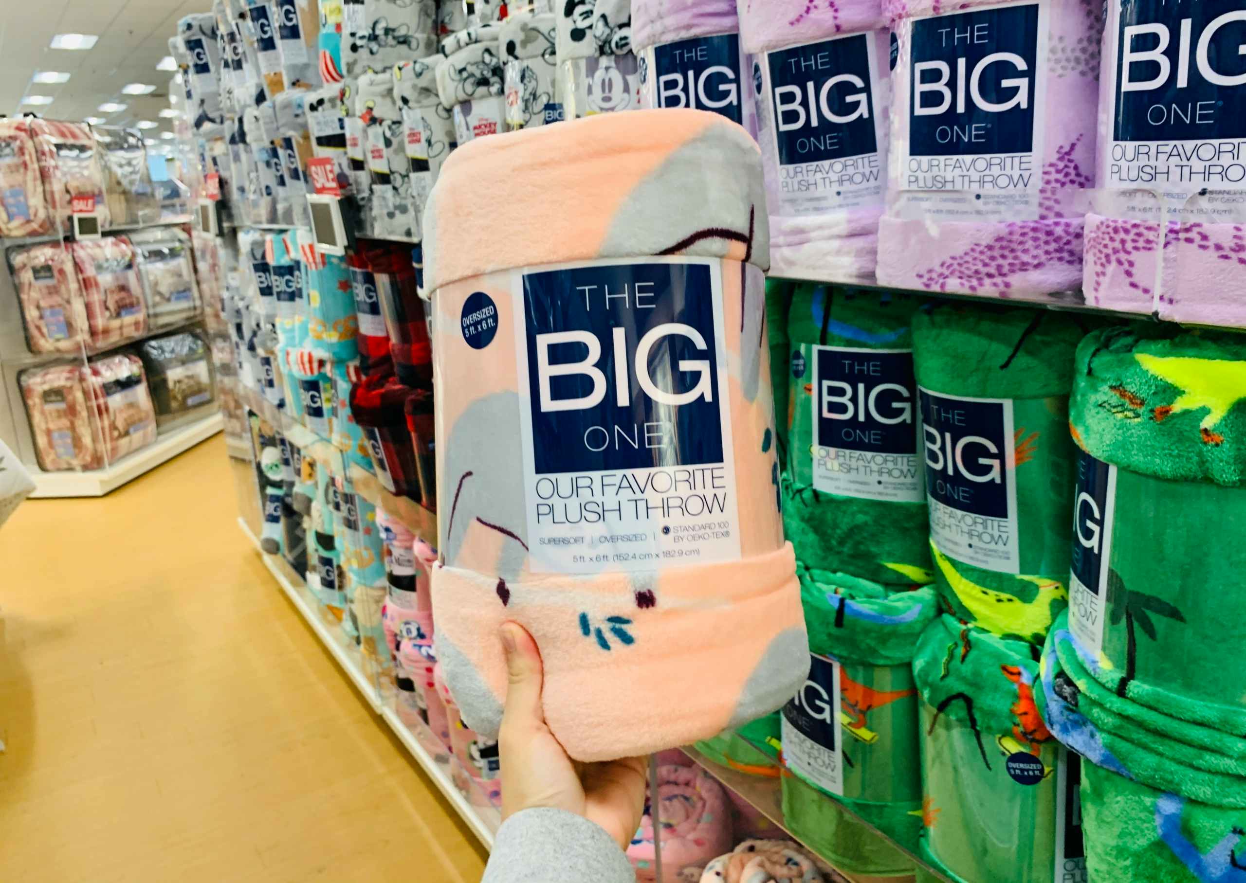 Kohls-The-Big-One-Plush-Throw5