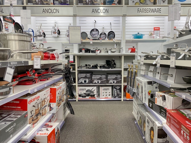 Shopping aisle in Bed Bath & Beyond