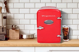 walmart-frigidaire-extra-large-mini-fridge-100720ee