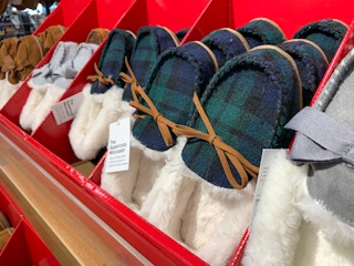 kohls-black-friday-sonoma-womens-moccasin-slippers-2020-33