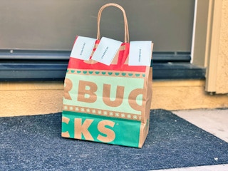 starbucks-uber-eats-holiday-bag-11620