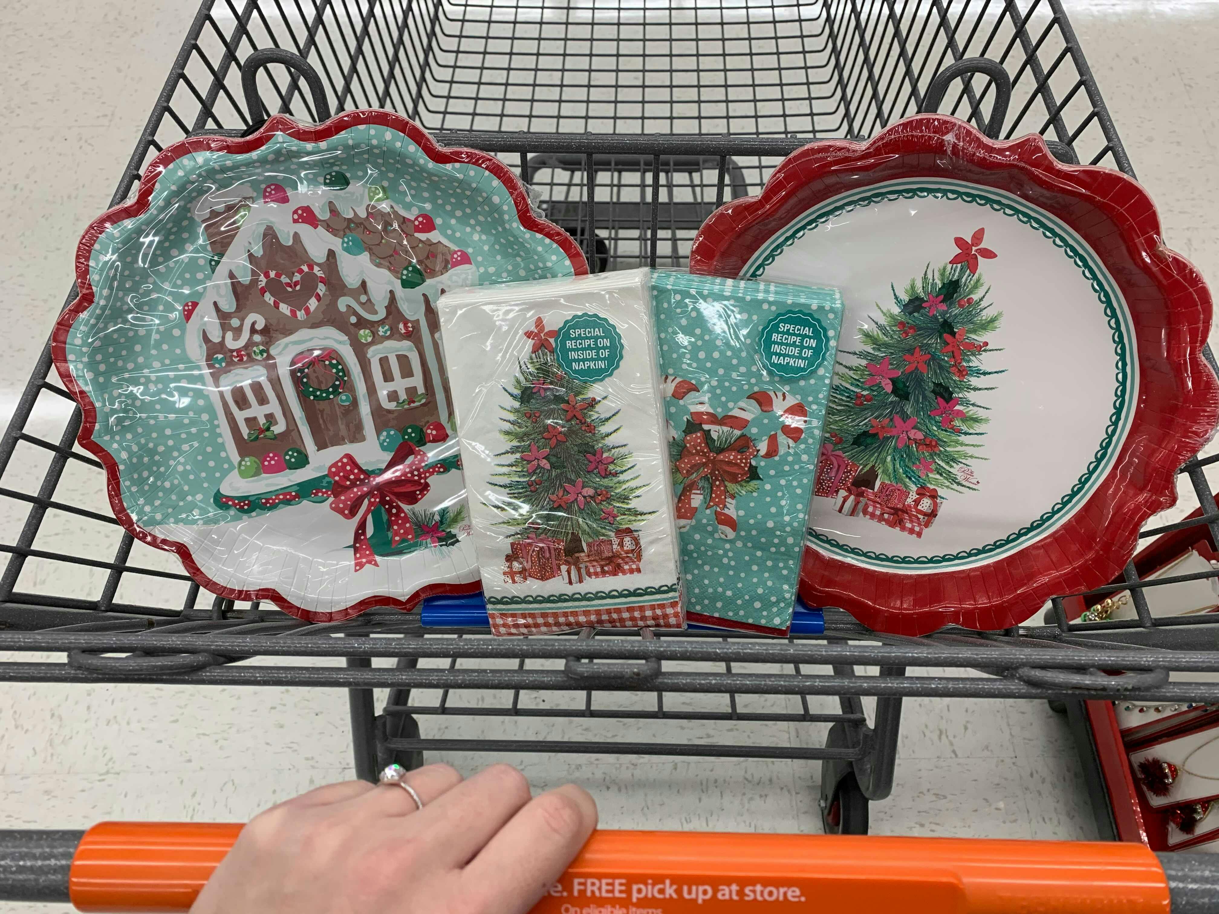 The Pioneer Woman Christmas Party Plates 2 98 At Walmart The Krazy Coupon Lady