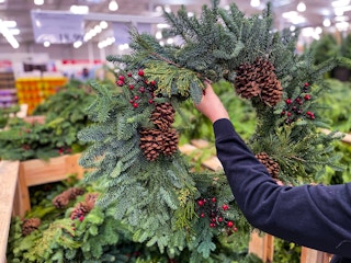 costco fresh wreaths2 1607114618 1607114618