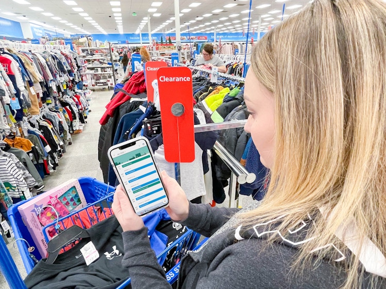cellphone with calendar while shopping in ross