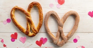 auntie annes heart pretzel 1612488676 1612488676