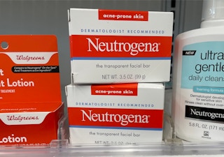 walgreens-neutrogena-acne-bar-2