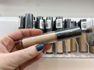 ulta-beauty-full-coverage-liquid-concealer-031121