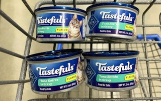 walmart-blue-buffalo-tastefuls-wet-cat-food-feature-2021
