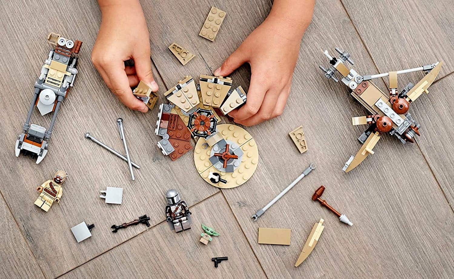 amazon-lego-star-wars-the-mandalorian-toy-building-kit