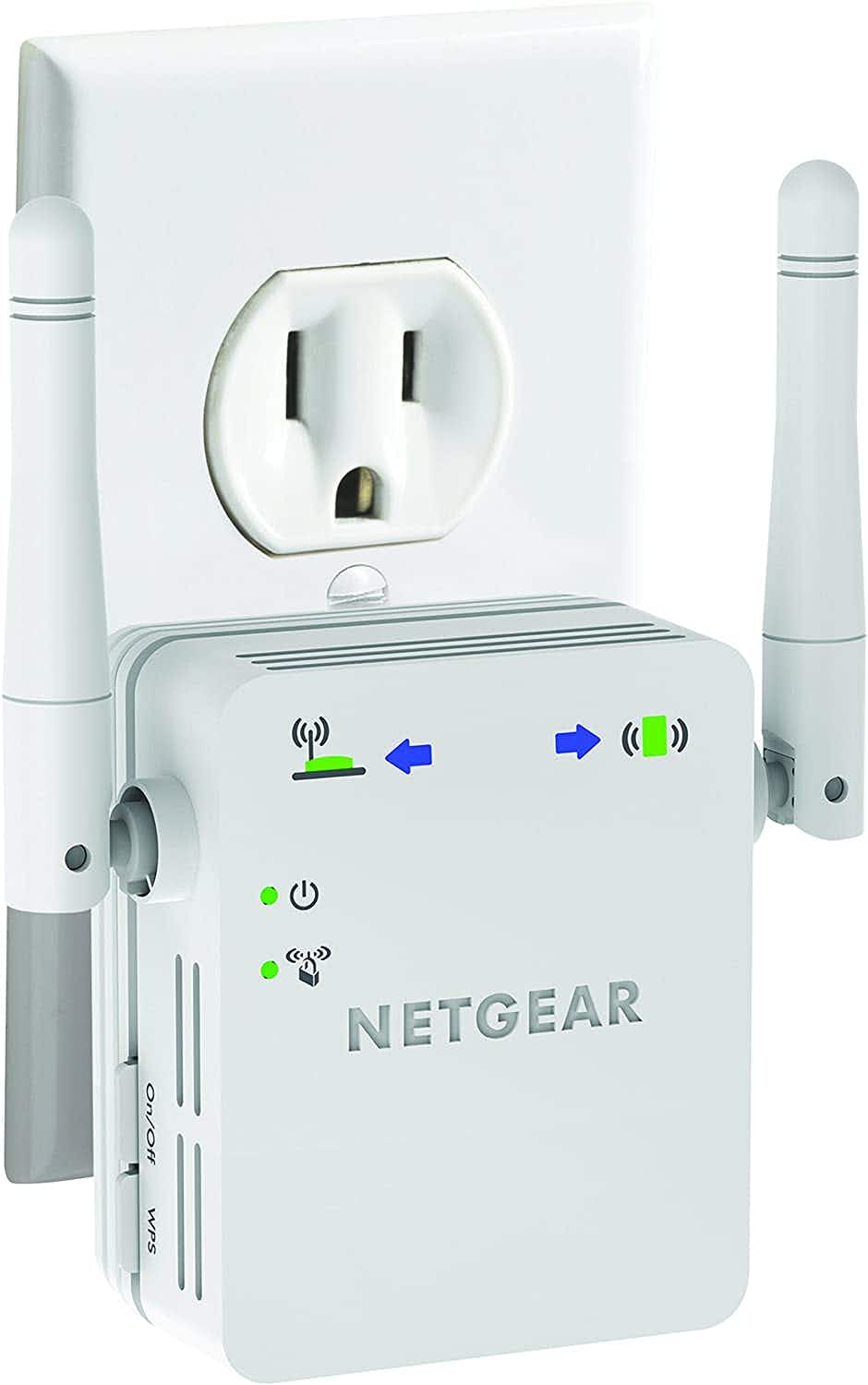 netgear wifi extender plugged in to an outlet