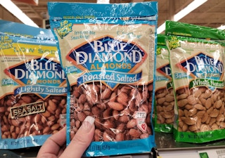 kroger blue diamond almonds 2021 sv 1620834402 1620834402