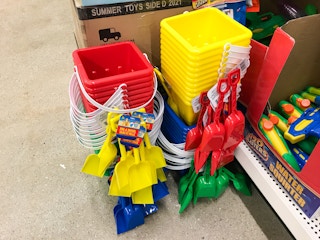 outdoor-toys-dollar-tree-2021