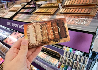 Urban Decay Naked Petite Heat eyeshadow palette