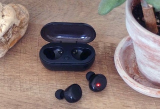 boom-buds-earphones-free-061721-o