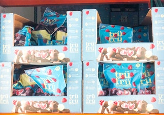 costco tru fru chocolate dipped raspberries2 1625076896 1625076896