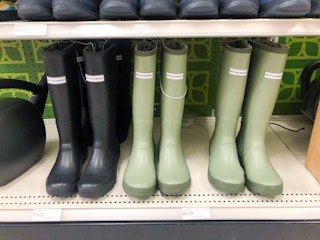 target adult rain boots c 2021 1624130534 1624130534