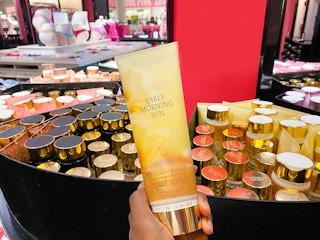 victoria-secret-semi-5