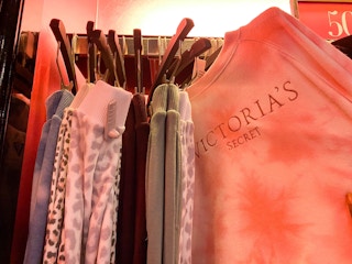 victoria-secret-semi-7