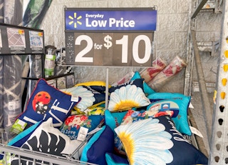 walmart outdoor throw pillows 2021 1623245140 1623245141