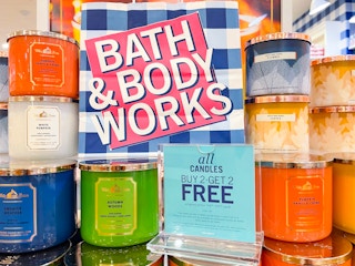 3-wick candle display