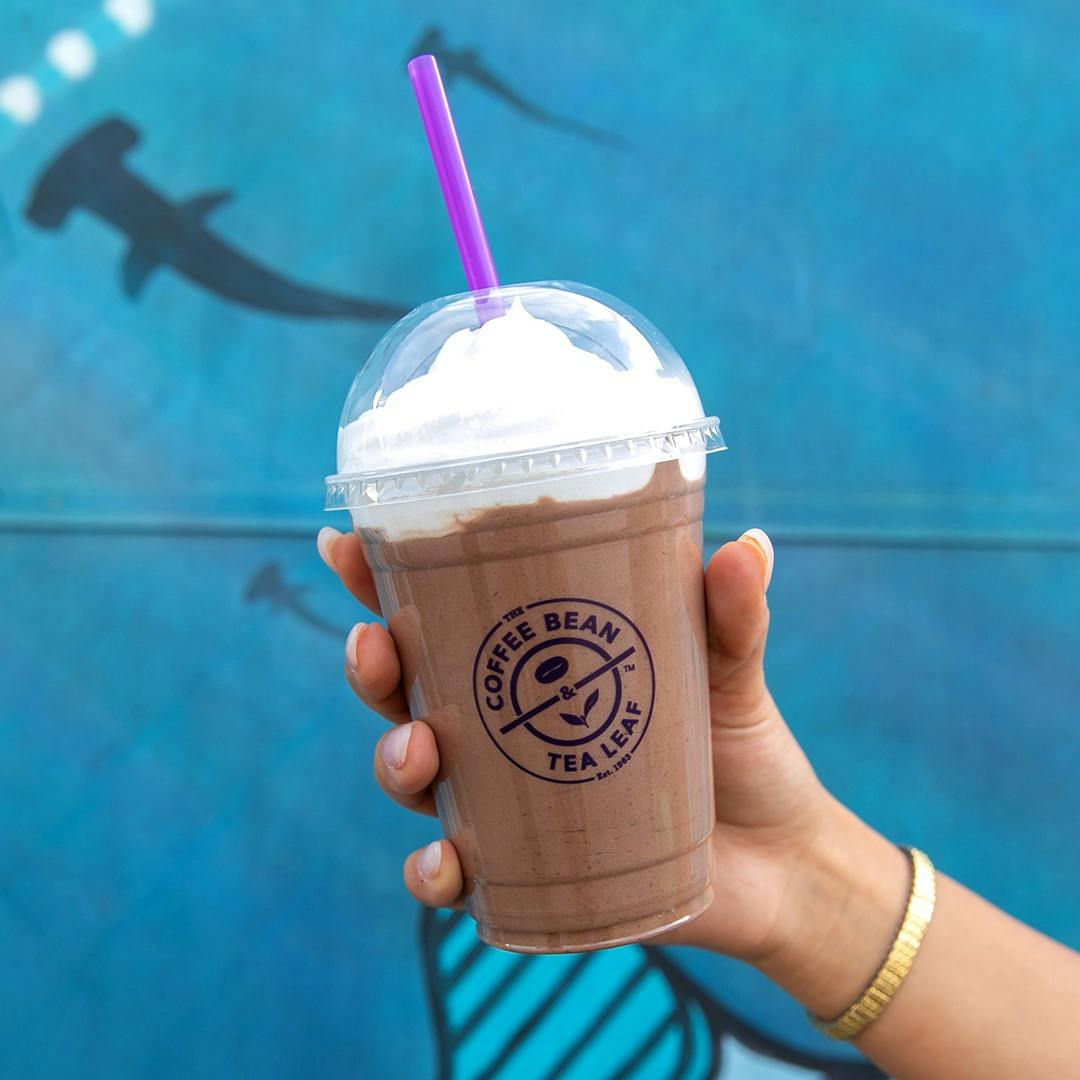 coffee bean and leaf frappe blended drink