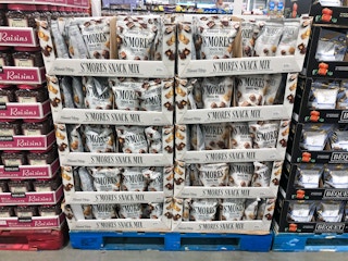 costco fannie may smores snack mix3 1626720029 1626720029