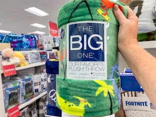 kohls the big one supersoft oversized plush throw in store image 2021 1 3 1627481653 1627481653 scaled