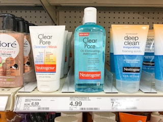 neutrogena clear pore astringent on a target shelf