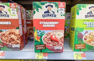 quaker instant oatmeal strawberry banana flavor on walmart shelf