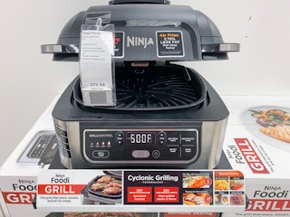 a ninja foodi grill on display in kohls